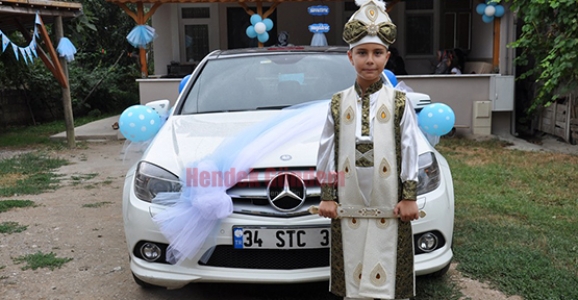 ENİS DELİKANLILIĞA ADIM ATTI