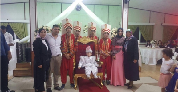 EREN DELİKANLILIĞA İLK ADIMINI ATTI