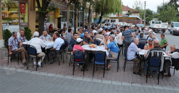 ESNAFLAR İFTARDA BULUŞTU