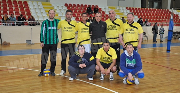 ESNAFLAR KAZANMASINI BİLİYOR