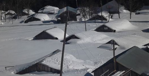 EVLER KARDAN KAYBOLDU