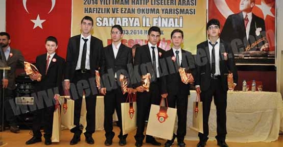 EZAN OKUMA BİRİNCİSİ HENDEK’TEN