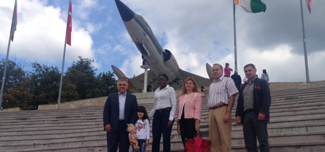 FİLDİŞİLİ KAYMAKAM HENDEK'TE