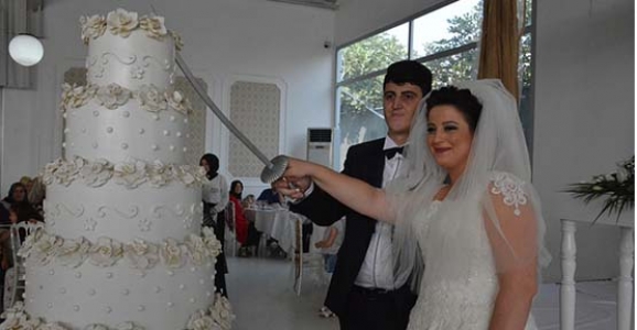 GAMZE VE FAHRİ BİR ÖMÜR HAYATA EVET DEDİ