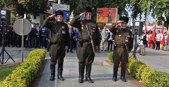 GAZİLER GÜNÜ HENDEK'TE KUTLANDI