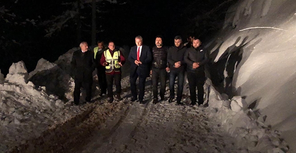 Gece Çalışan Kar Timine Jest Yaptı