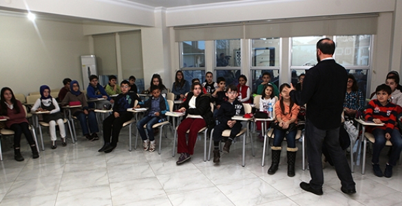 GELECEĞİN YAZARLARI BURADA YETİŞİYOR