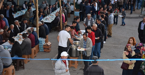Gelenekleri İle Yaşayan Mahalle Dikmen