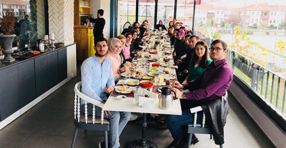 GELİŞİMSEL YAKLAŞIM ÖĞRETMENLER GÜNÜNDE BİR ARAYA GELDİ