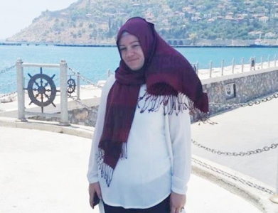 GENÇ BAYAN KAZADA HAYATINI KAYBETTİ