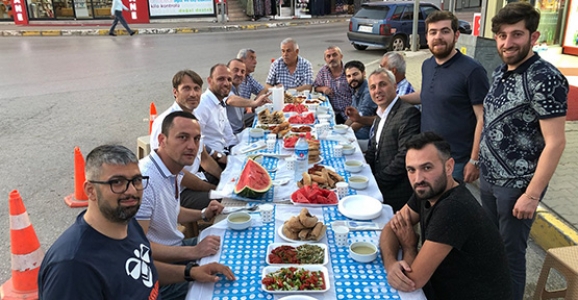 Genç Esnaflardan İftar Buluşması