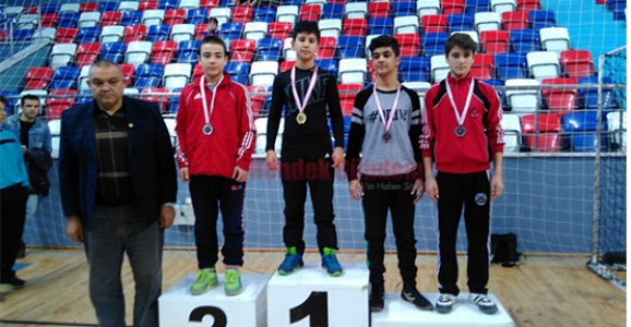 GENÇ GÜREŞÇİ ÇAĞLAYAN MARMARA BÖLGE ŞAMPİYONU OLDU 