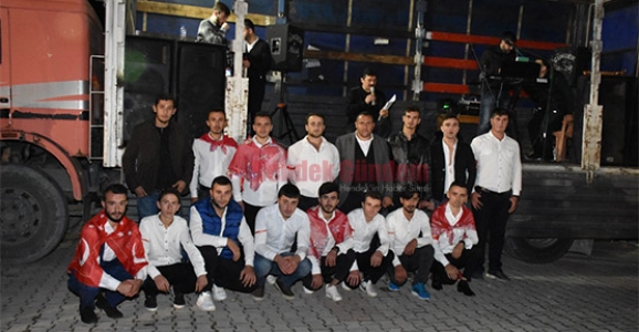 Genç Karadenizliler Askerlerini Uğurladı