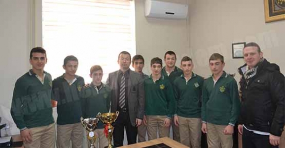 GENÇLER GREKOROMENDE YİNE SAKARYA ŞAMPİYONU