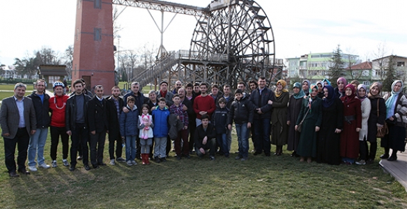  Gençlerimiz, Feyiz ve Bereket Kaynağımız