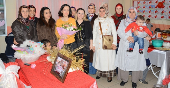 GÖNÜL ÖĞRETMEN’E DUYGU DOLU KUTLAMA