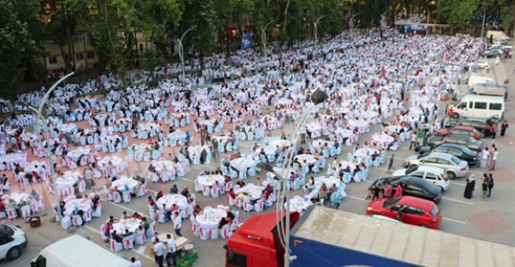 GÖNÜL SOFRALARI HENDEK’TE KURULDU