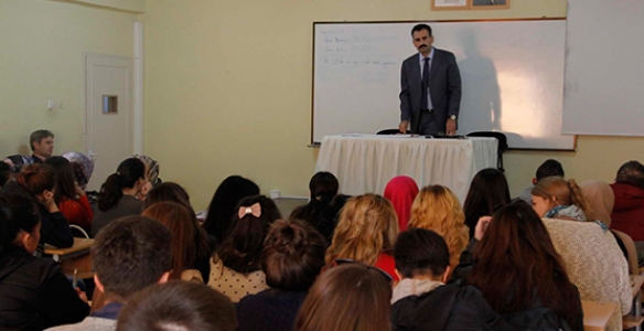 GÜNDE BEŞ SAATİMİZİ SOSYAL MEDYAYA AYIRIYORUZ