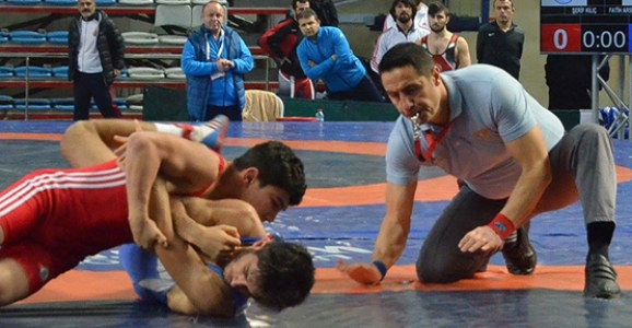 GÜREŞÇİLER HENDEK’TE HAZIRLANIYOR