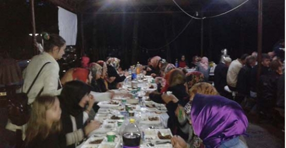 HALİL İBRAHİM HOCA SÜLALESİ İFTARDA BULUŞTU