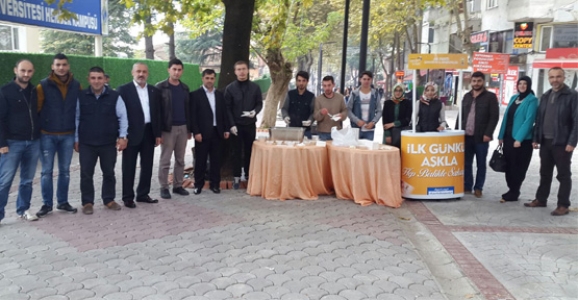 HENDEK AK GENÇLİK AŞURE DAĞITTI