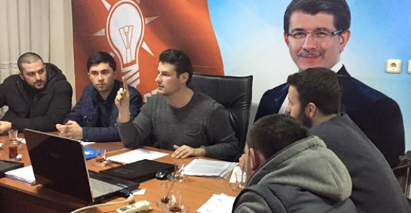 HENDEK AK GENÇLİK’TEN YOĞUN MESAİ