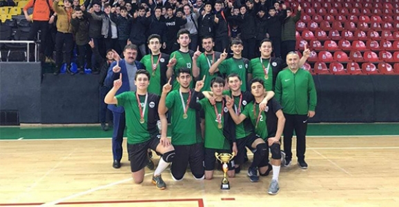 Hendek Anadolu Lisesi’nin Üçüncü Şampiyonluğu