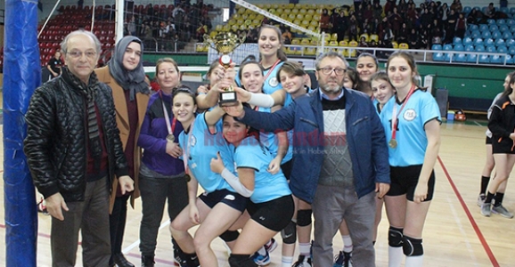 Hendek Anadolu ve Yenimahalle Şampiyon