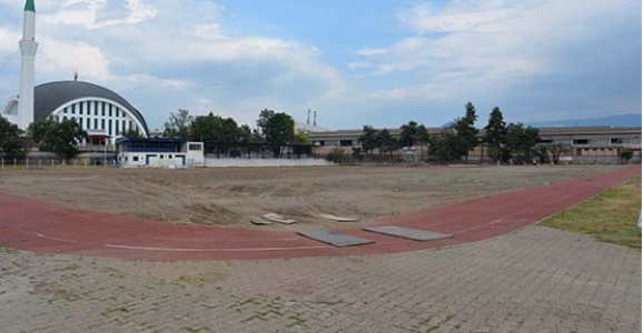 Hendek Atatürk Stadı Yenileniyor