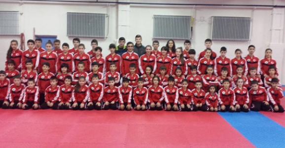 HENDEK BELEDİYESİ KARATE TAKIMI AÇIK KARATE ŞAMPİYONASINA KATILIYOR