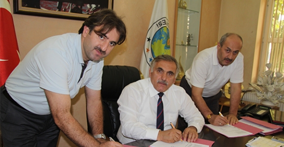 HENDEK BELEDİYESİ’NDE İMZALAR ATILDI