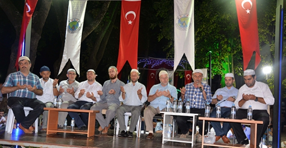 HENDEK DEMOKRASİ NÖBETİNE DEVAM