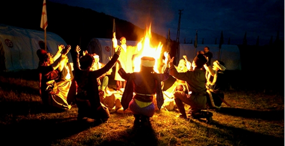 Hendek Halk Oyunları ekiplerinden müthiş gösteri 