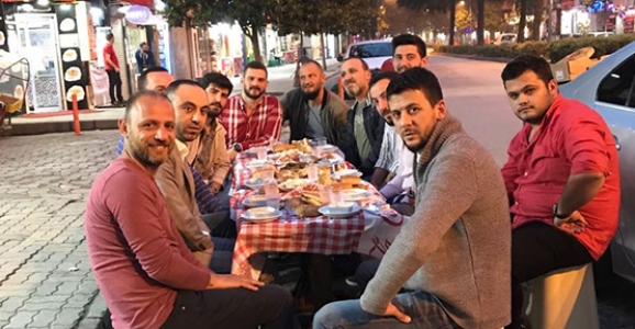 HENDEK İLÇE MERKEZİNDE ESNAF İFTARI