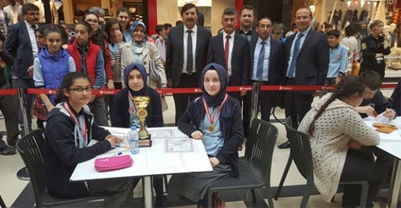 HENDEK İMAM HATİP ORTAOKULU SAKARYADA MARKA OLDU