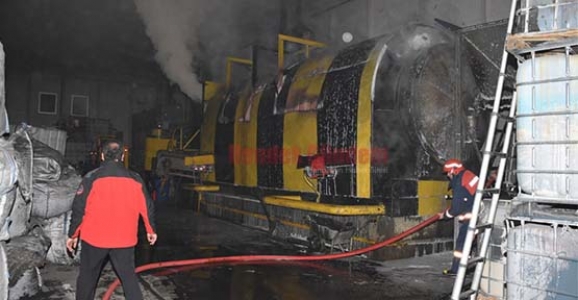 Hendek İtfaiyesi Yangını Büyümeden Söndürdü