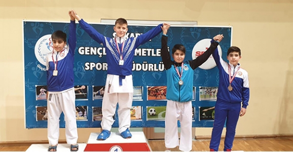 Hendek Karate Takımı Hız Kesmiyor 