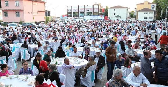 HENDEK KARDEŞLİK SOFRALARINDA BULUŞUYOR