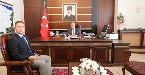 Hendek Kaymakamı Burhan'dan Vali Nayir'e Veda Ziyareti