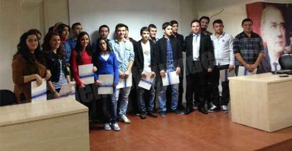 HENDEK MESLEK YÜKSEK OKULUNDA BİLGİLENDİRME TOPLANTISI