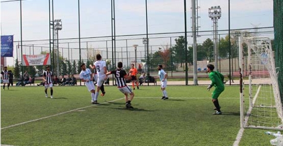 HENDEK MYO ÇEYREK FİNALDE