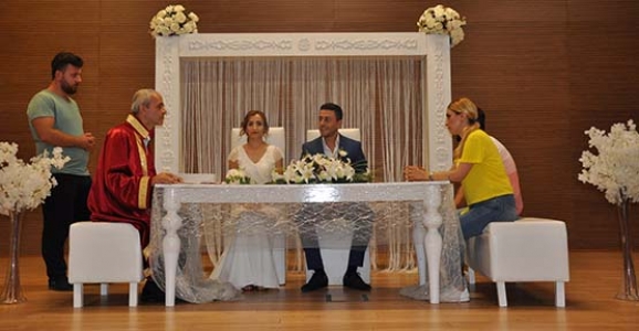 Nikah Salonu Hizmete Girdi