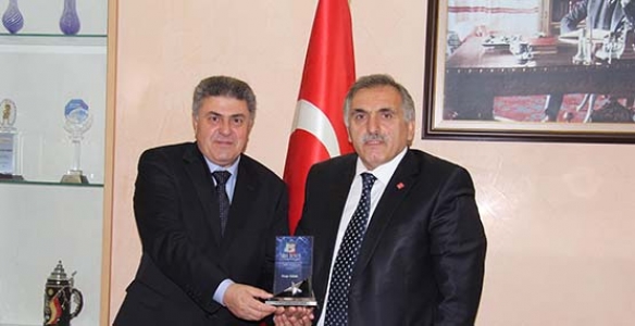 HENDEK ÖDÜLE DOYMUYOR