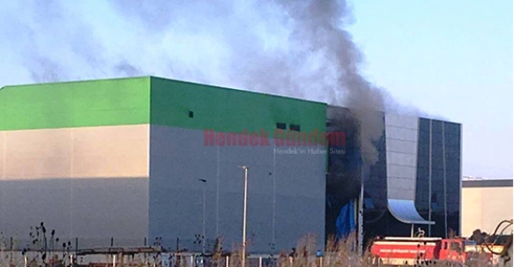 HENDEK OSB’DE FABRİKADA YANGIN