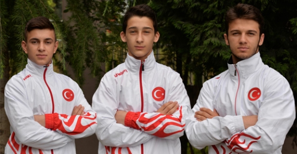 Hendekli 3 Güreşçi Dünya Şampiyonasında