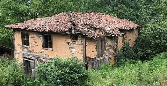 Hendek’li Esnaf 300 Yıllık Camiye Sahip Çıkılmasını İstedi