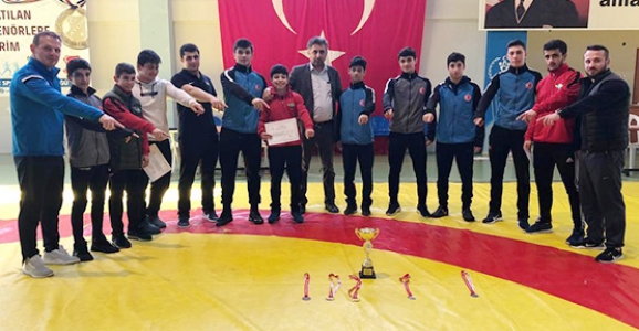 Hendekli Güreşçiler Türkiye 2.si