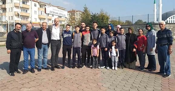 Hendek’li Karateciler Madalya Avında