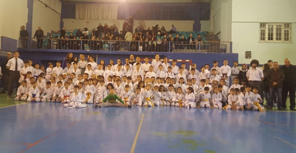 HENDEKLİ KARATECİLER TERFİ ETTİ