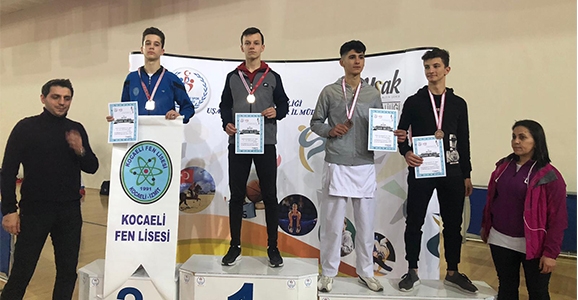 Hendekli Karateciler Uşak’ta Fırtına Gibi Esti